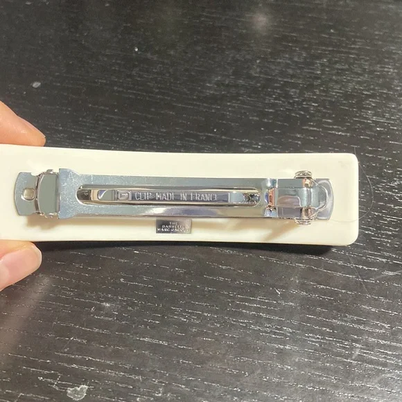 BNWOT Authentic Marc Jacobs Cherry Barrette - Picture 4 of 5